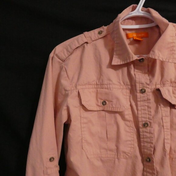 JOE FRESH medium Pink Button-Up Shirt With Shoulder & Sleeve Roll Tabs & Pockets - Picture 4 of 15